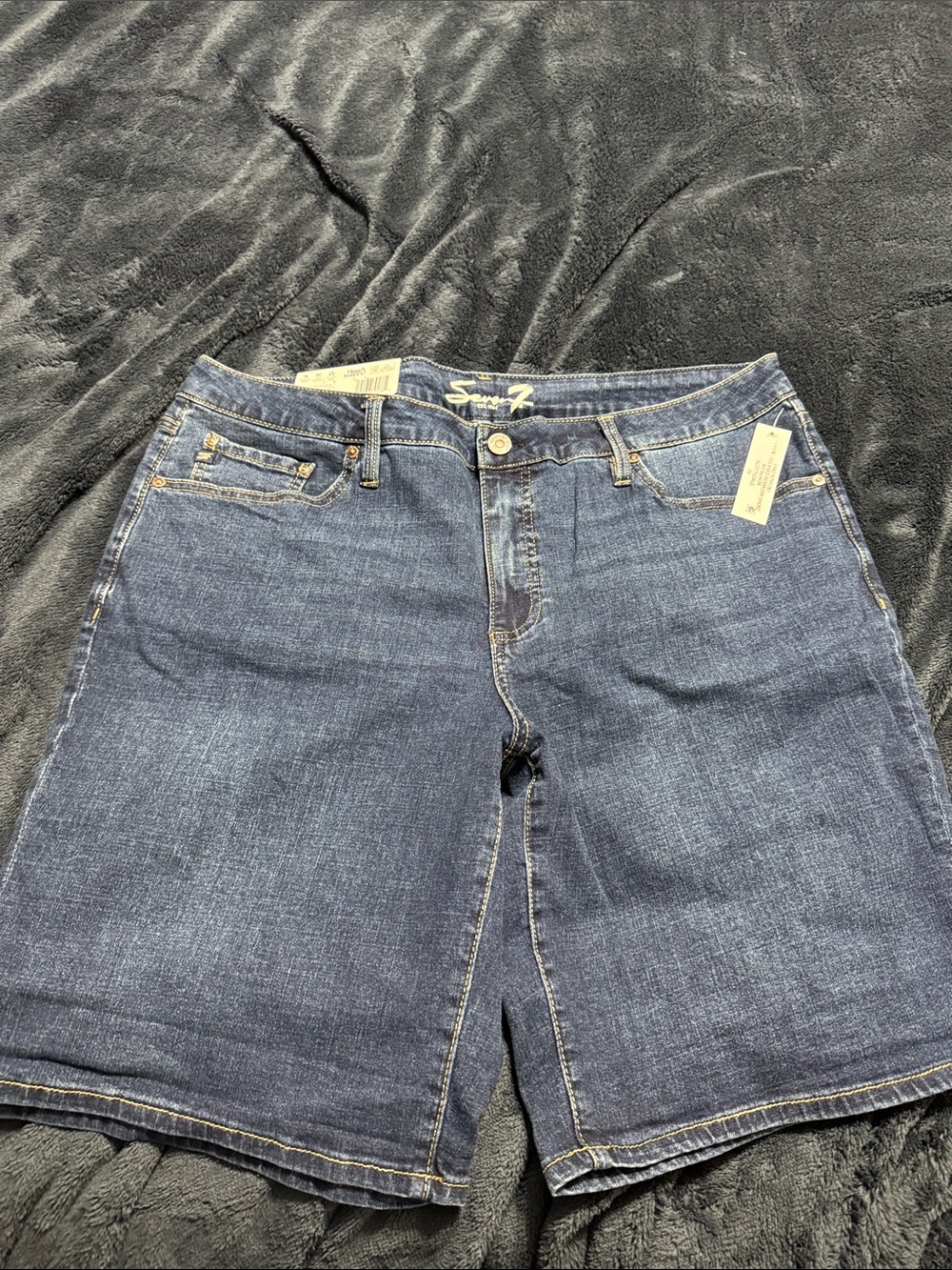 Dark Wash Denim Seven7 Relaxed Bermuda Shorts - Classic Five-Pocket Size 16 NWT